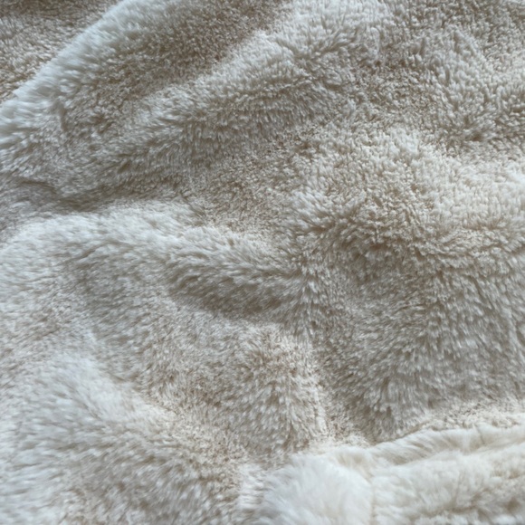 Fluffy hoodie🤍🤍 - Picture 3 of 3